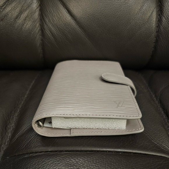 Louis Vuitton Small Ring Agenda Cover Epi Leather light Lavender Color - Picture 3 of 7